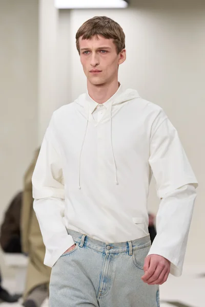 Look 26